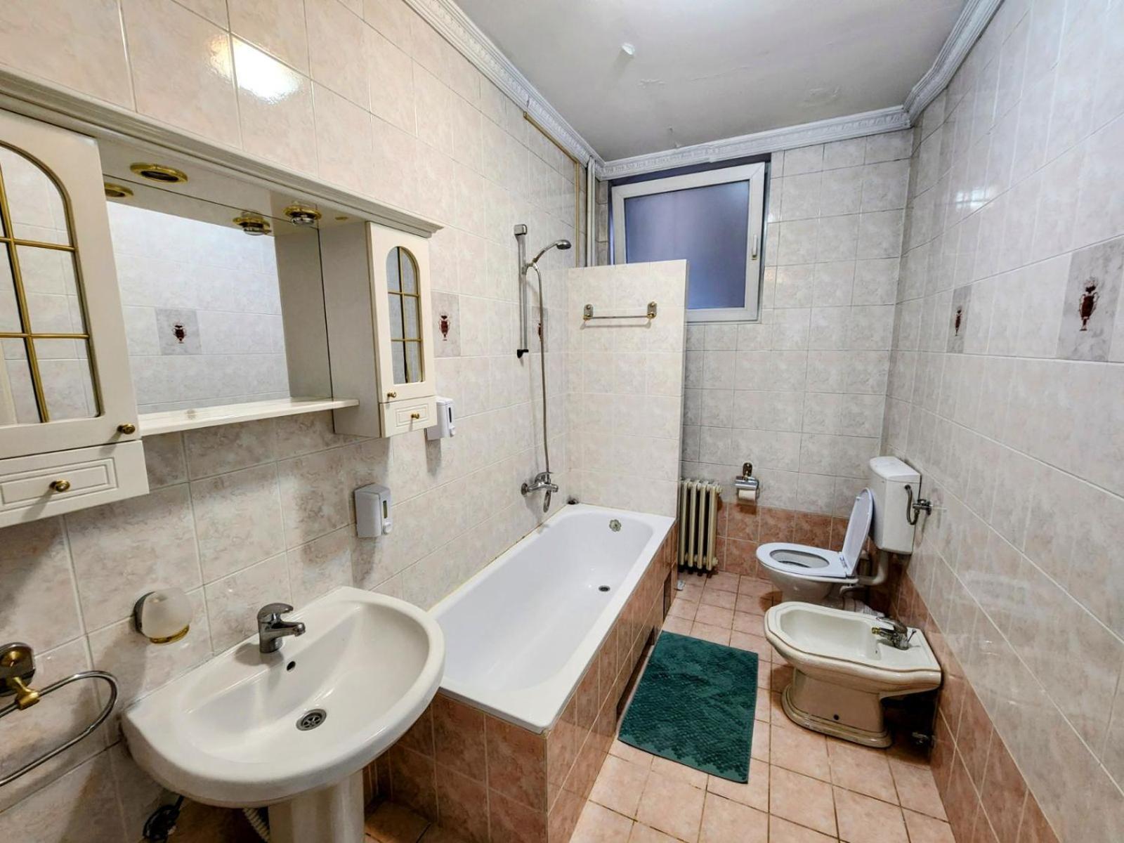 Authentic Belgrade Centre Apartments For Large Groups, Republic Square - Up To 47 People In 5 Apartments 객실 사진