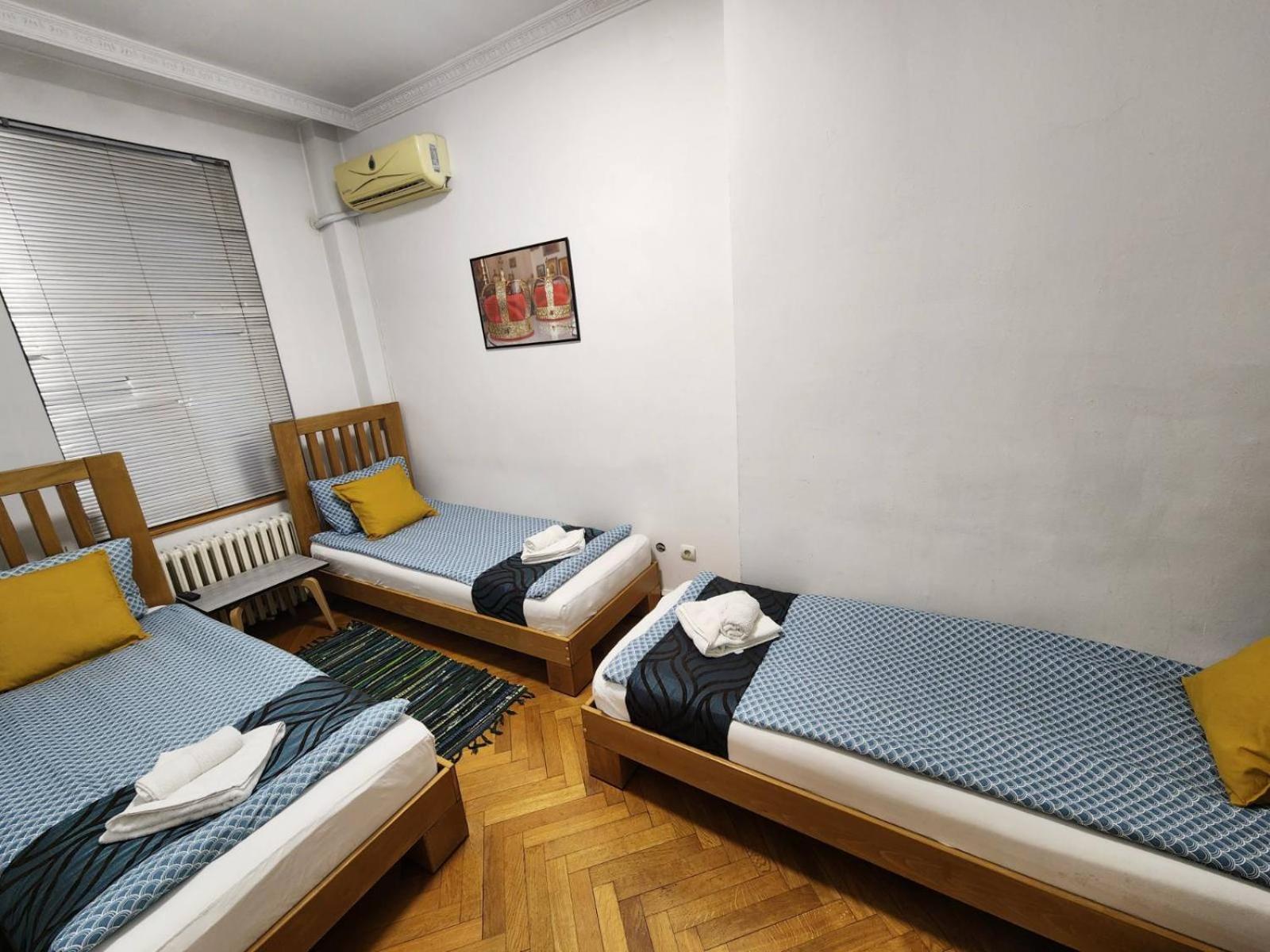 Authentic Belgrade Centre Apartments For Large Groups, Republic Square - Up To 47 People In 5 Apartments 객실 사진