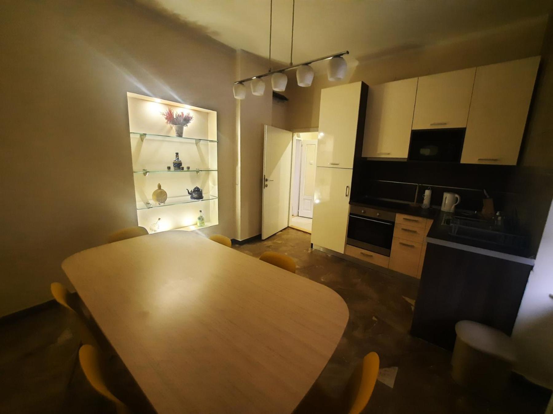 Authentic Belgrade Centre Apartments For Large Groups, Republic Square - Up To 47 People In 5 Apartments 객실 사진