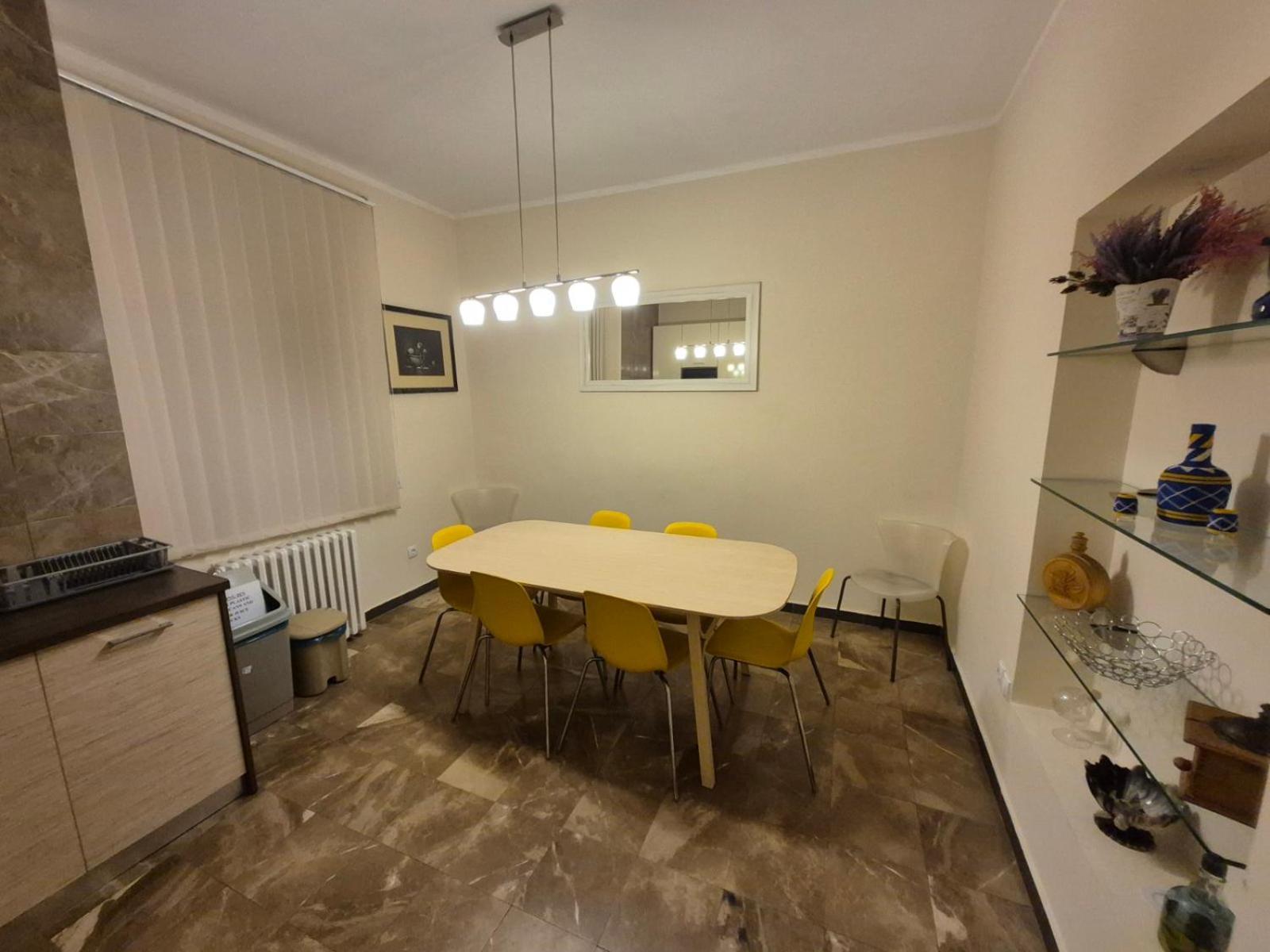 Authentic Belgrade Centre Apartments For Large Groups, Republic Square - Up To 47 People In 5 Apartments 객실 사진