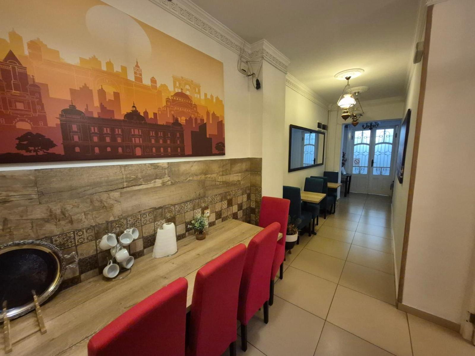 Authentic Belgrade Centre Apartments For Large Groups, Republic Square - Up To 47 People In 5 Apartments 객실 사진