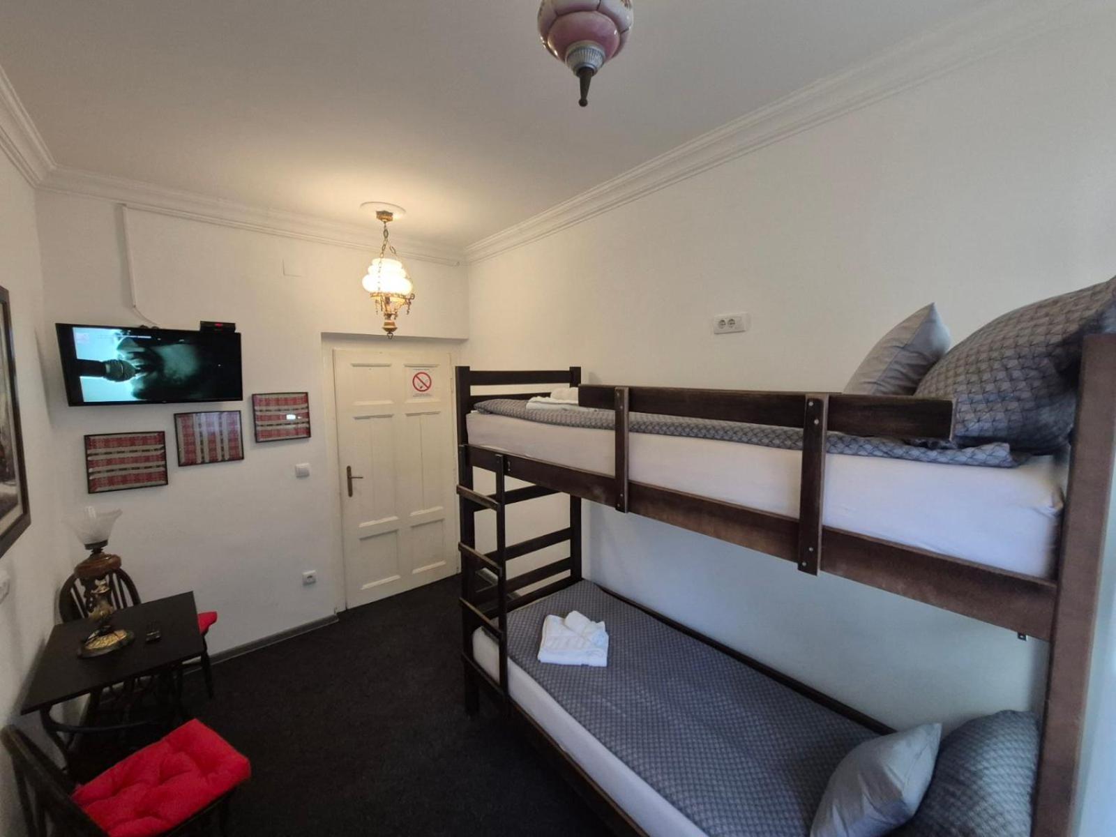 Authentic Belgrade Centre Apartments For Large Groups, Republic Square - Up To 47 People In 5 Apartments 객실 사진