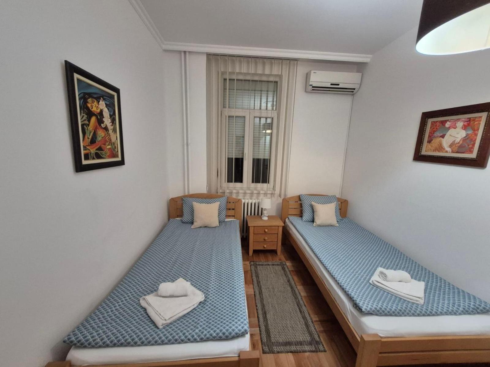 Authentic Belgrade Centre Apartments For Large Groups, Republic Square - Up To 47 People In 5 Apartments 객실 사진