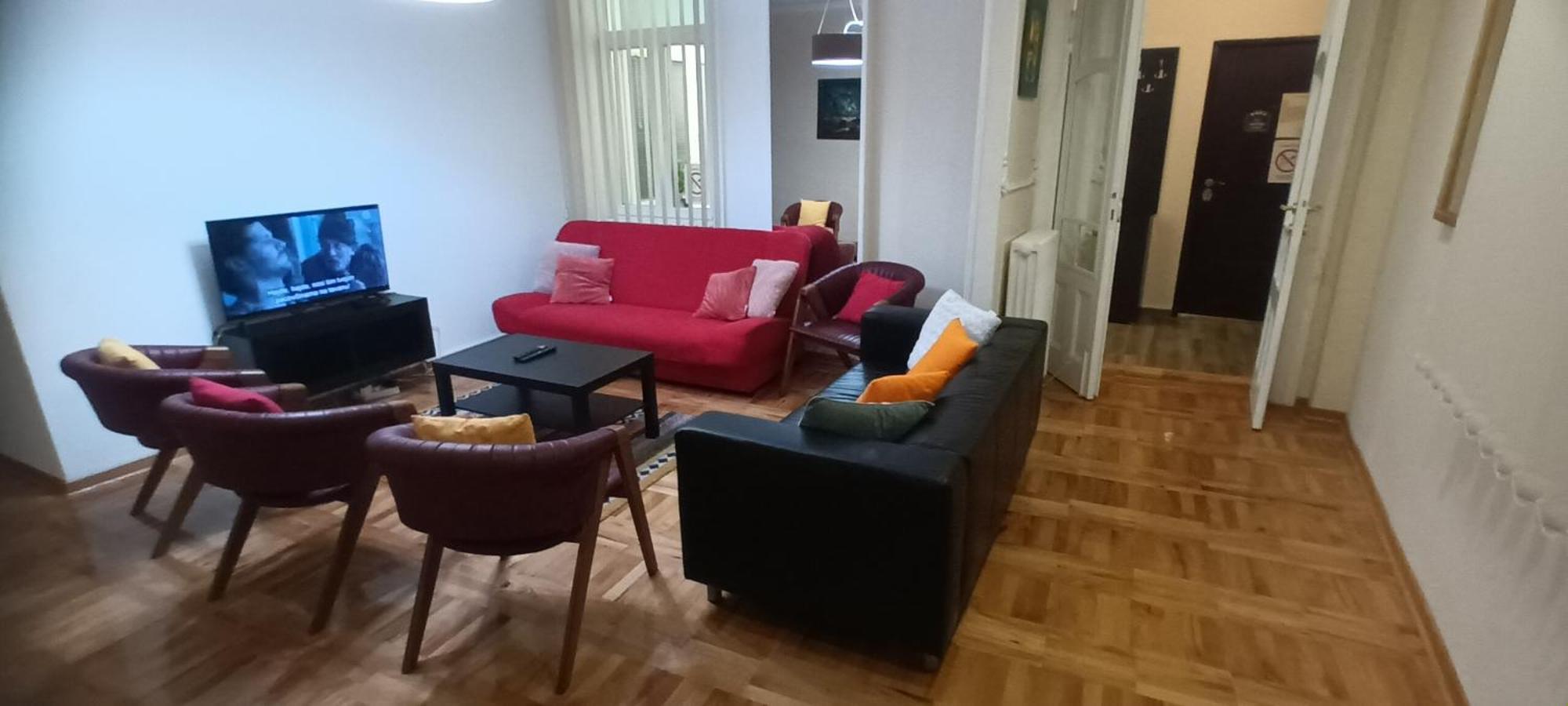 Authentic Belgrade Centre Apartments For Large Groups, Republic Square - Up To 47 People In 5 Apartments 객실 사진