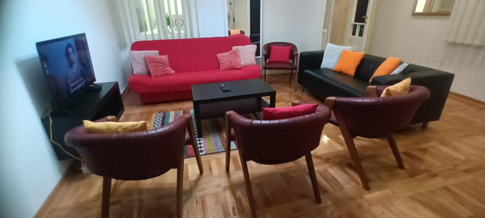 Authentic Belgrade Centre Apartments For Large Groups, Republic Square - Up To 47 People In 5 Apartments 객실 사진