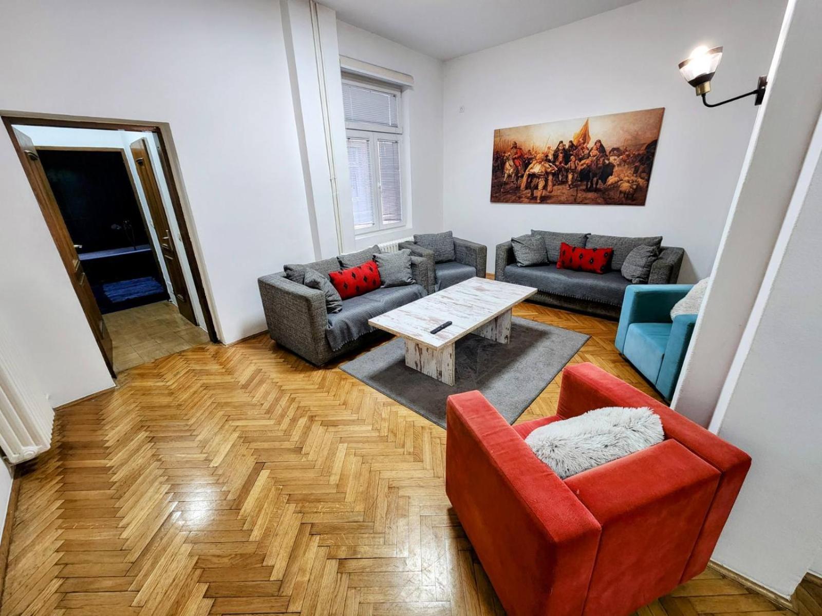 Authentic Belgrade Centre Apartments For Large Groups, Republic Square - Up To 47 People In 5 Apartments 객실 사진