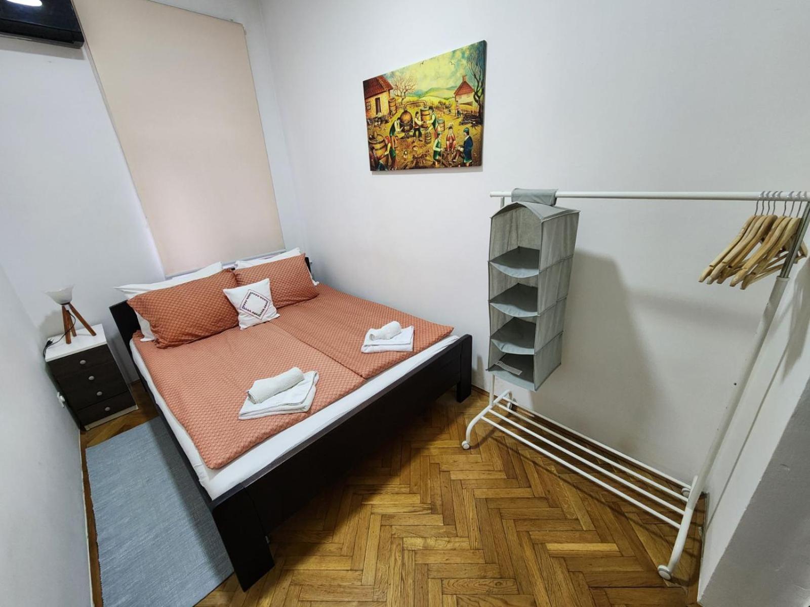 Authentic Belgrade Centre Apartments For Large Groups, Republic Square - Up To 47 People In 5 Apartments 객실 사진