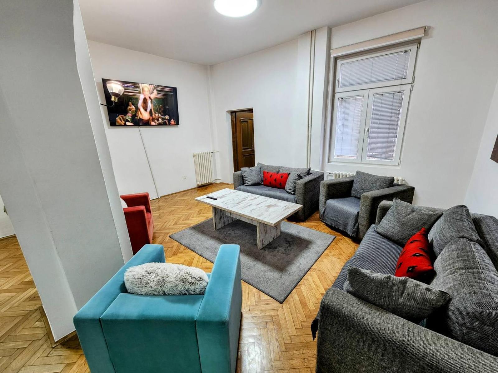 Authentic Belgrade Centre Apartments For Large Groups, Republic Square - Up To 47 People In 5 Apartments 객실 사진